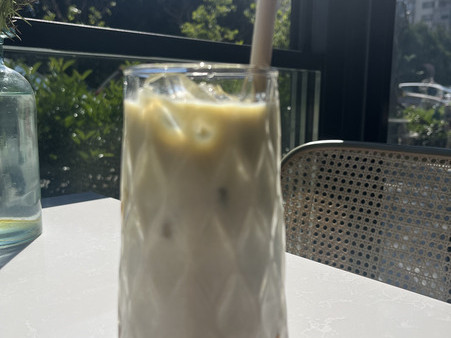 Çilekli Aromalı Macha Ice Latte